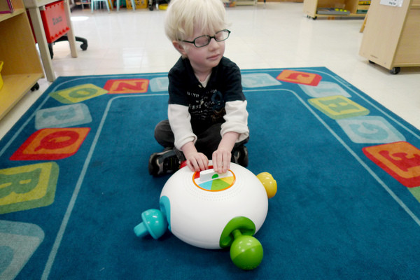 YOMI推出新奇视障儿童玩具(组图)_消费_中外玩具网·资讯新闻