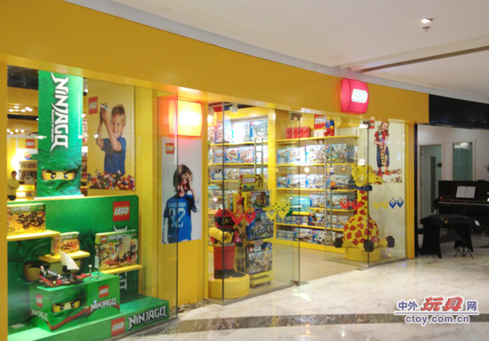 最大专卖店落户上海 乐高对中国市场“雄心勃勃”_企业报道_中外玩具网·资讯新闻