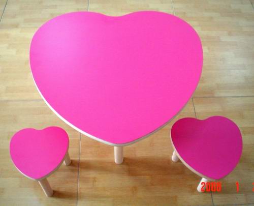 帝嘉供应儿童可爱形桌椅不同种类不同颜色形状
