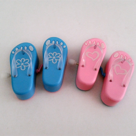 厂家直销 7293发条上链跳跳拖鞋 儿童玩具塑胶玩具