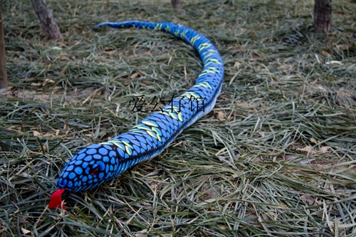 海乐园毛绒玩具大花纹蓝色蟒蛇