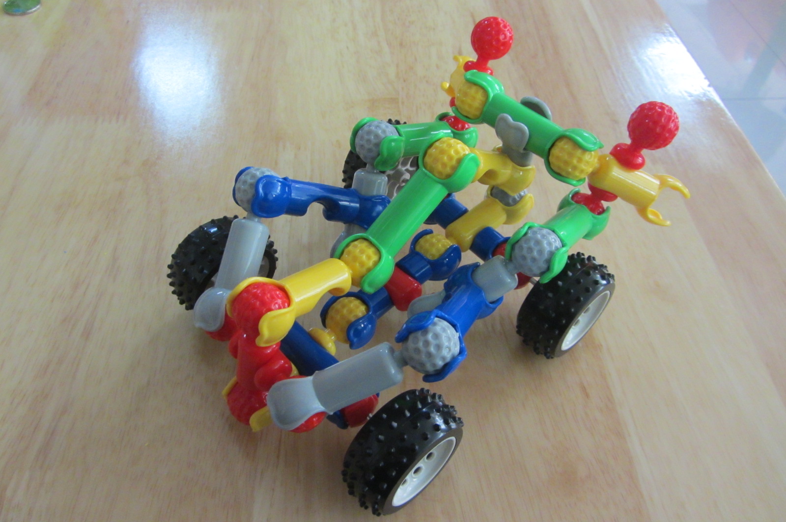 华隆骨架赛车 益智玩具 早教玩具 拼装积木