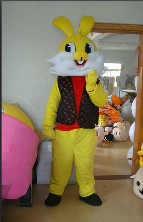 黄兔子卡通表演服装 行走人偶服装 