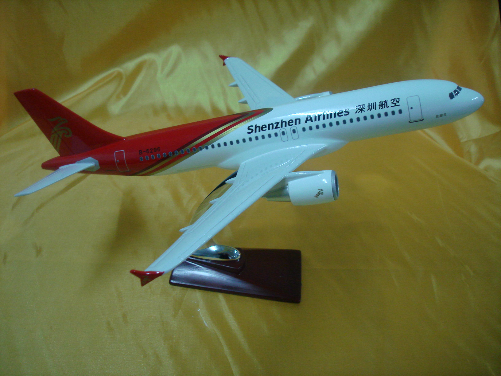 供应A320 37.5cm 深圳航空飞机模型