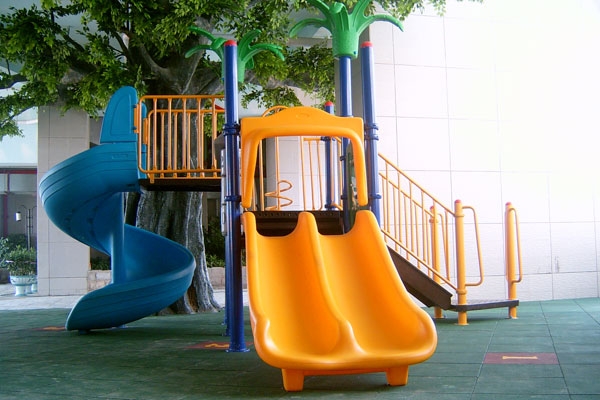 深圳幼教玩具，幼儿园塑料玩具，塑料滑梯厂家