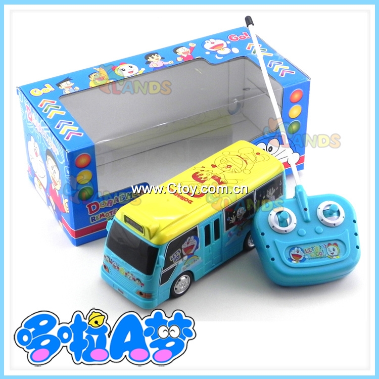哆啦A梦四轮遥控电动车宝宝卡通玩具公共汽车大巴士公交车