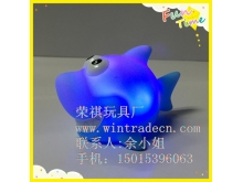 荣祺玩具厂专业生产搪胶玩具发光鲨鱼浴室玩具