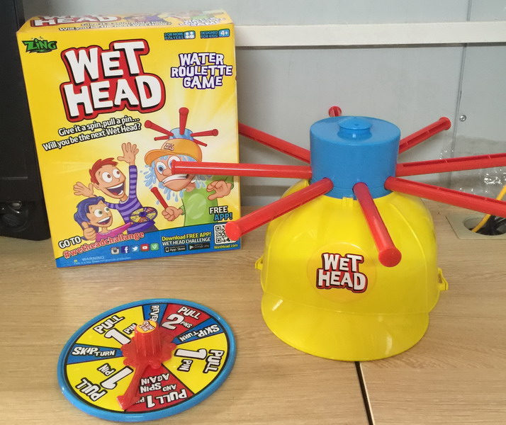 新款益智WET HEAD CHALLENGE湿水挑战帽(湿漉轮盘整蛊游戏帽)英文版批发