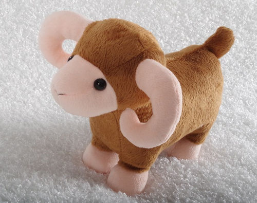 2015羊年新款羊公仔 企业促销礼品吉祥物羊玩偶 来图打样定做