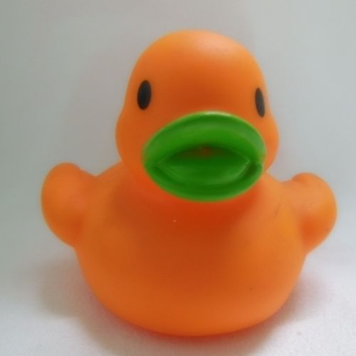 东莞礼品厂家 定制搪胶玩具鸭子 儿童洗澡玩具 戏水鸭子