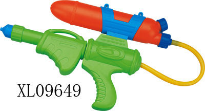 儿童休闲运动戏水玩具 大号汽压水枪玩具（三喷头）XL09616