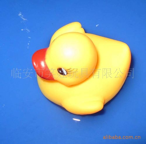 临安笑娃玩具有限公司 婴儿洗澡戏水搪胶鸭子 静态塑胶小黄鸭