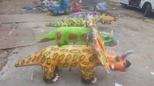 安徽希儿康游乐设备厂家直销：儿童恐龙电瓶车，广场儿童游乐设备