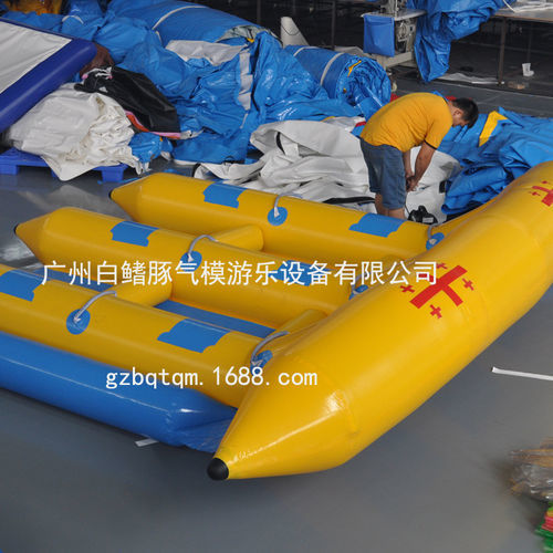 白鳍豚厂家直销水上乐园大型水上飞鱼游乐项目充气漂浮物设备
