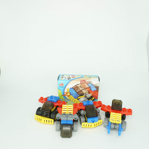 启蒙益智玩具锻炼宝宝动手能力 海鹏达4段变形拼装变形车积木玩具