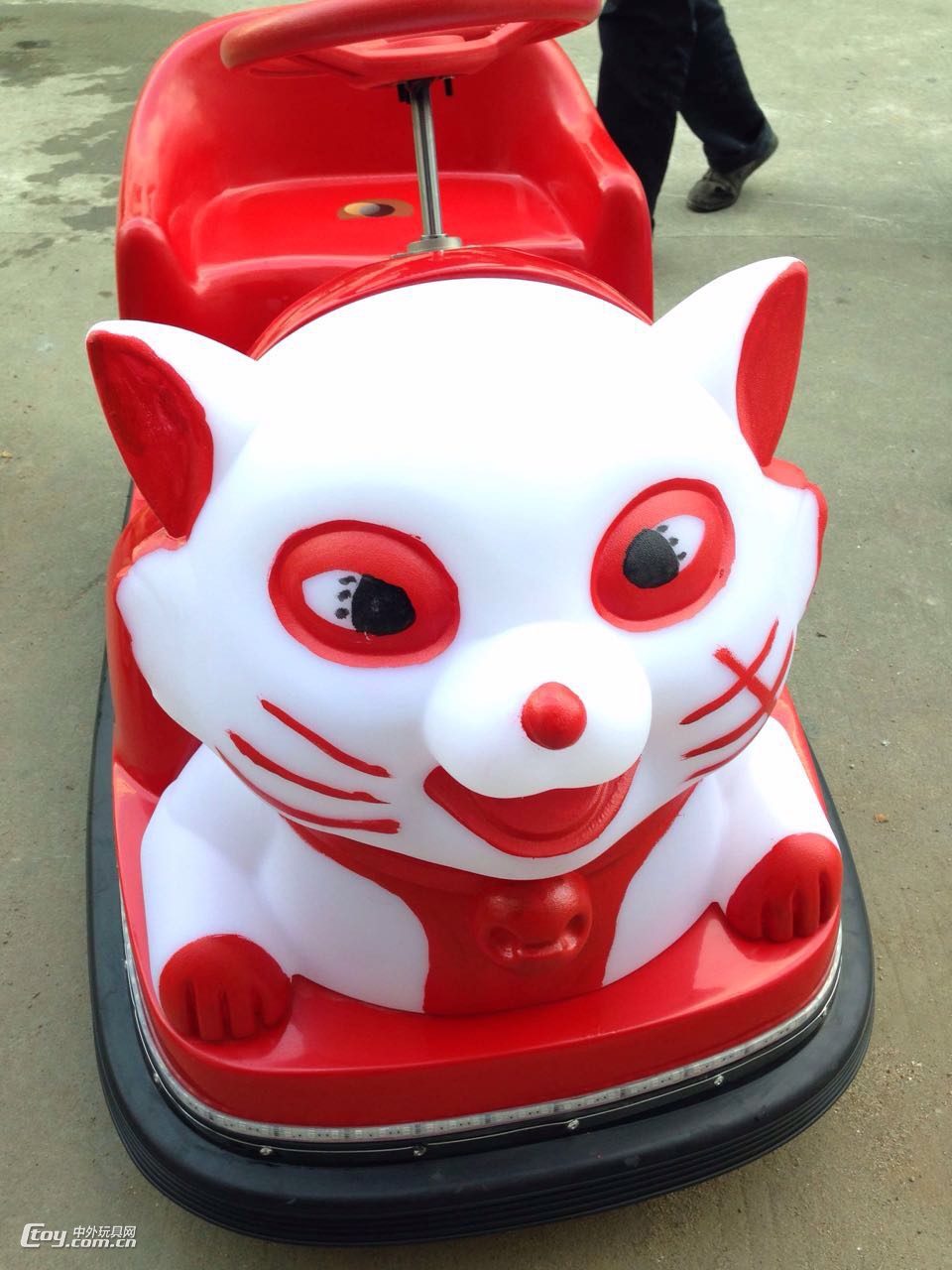 公园商场经营投放电动玩具车 新款广场儿童游乐龙猫发光碰碰车