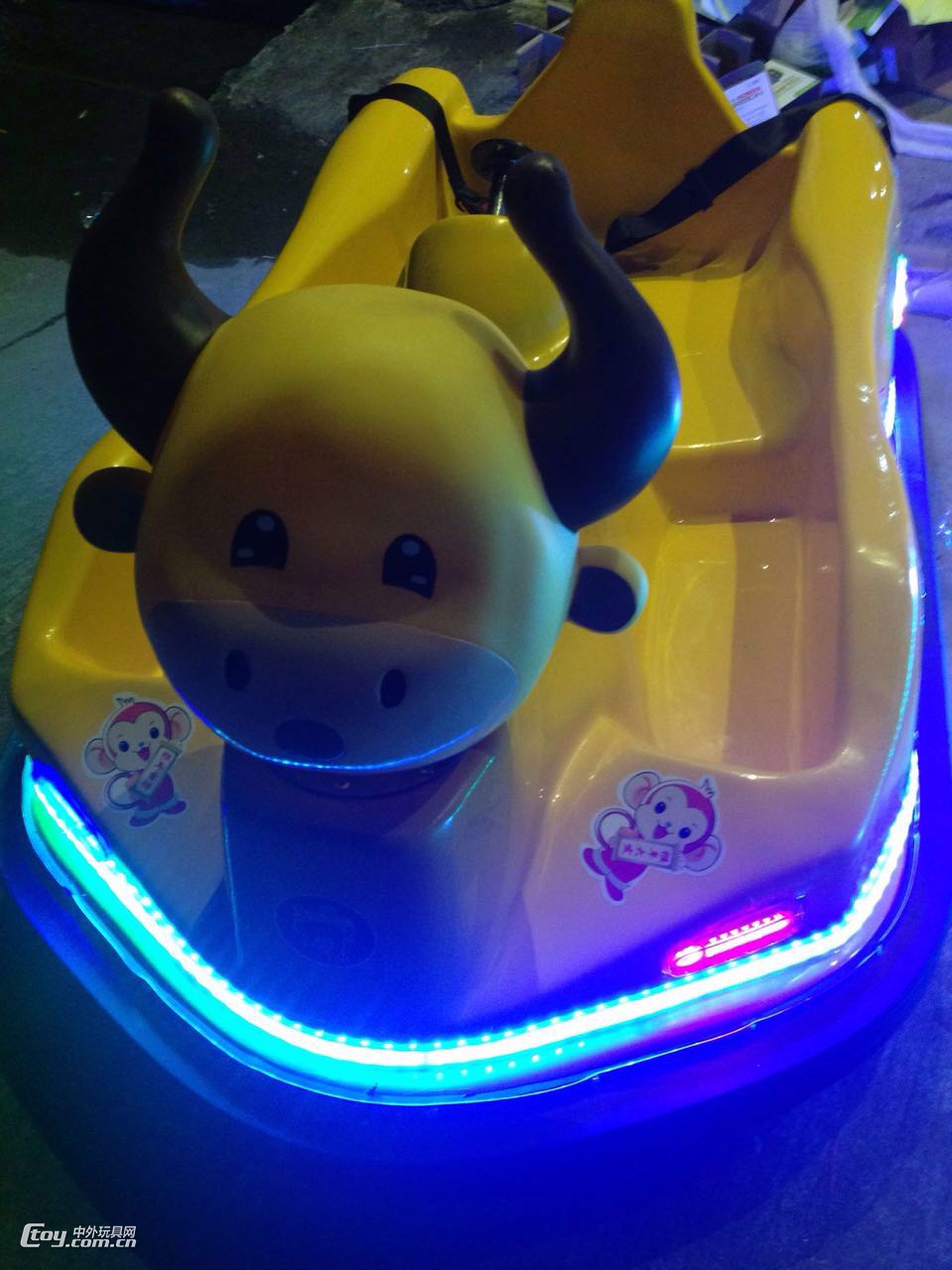 儿童公园游乐生意投放玩具车推荐 可加投币器发光漂移车碰碰车
