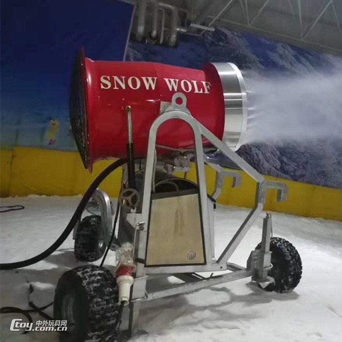 冬天滑雪设备厂家雪狼款人工造雪机