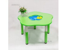 厂家直销幼儿园儿童塑料梅花形塑料桌子