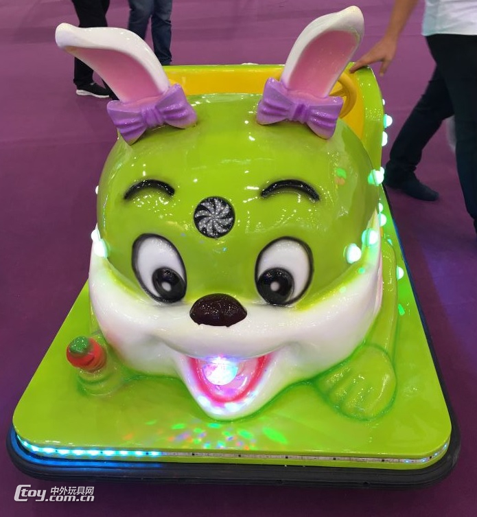 兔子电瓶碰碰车 儿童广场玩具车 新款碰碰车