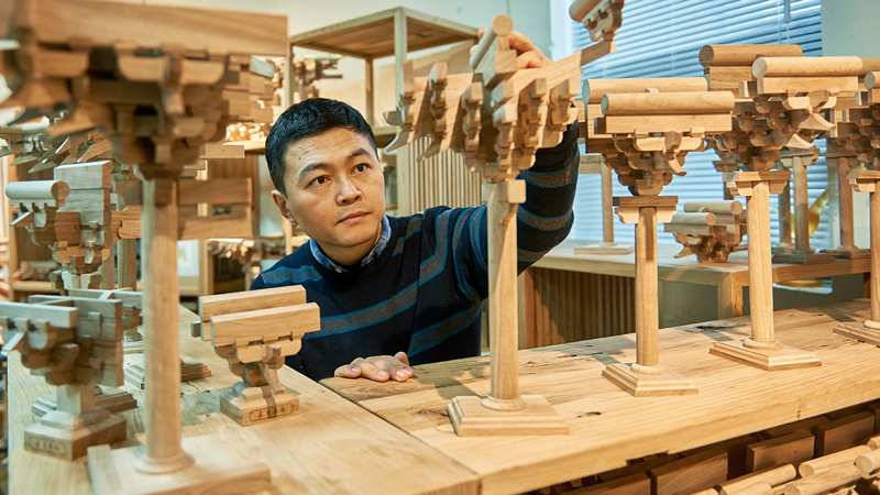 迷恋古建筑,他把斗拱做成积木卖到世界各国