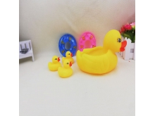 义乌泓智搪胶玩具定制加工戏水浴室大小黄鸭捏捏叫发声