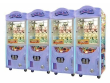 广州市抓娃娃机多少钱一台，新款豪华吸塑娃娃机厂家