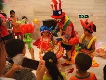 深圳魔术气球表演 深圳高跷小丑