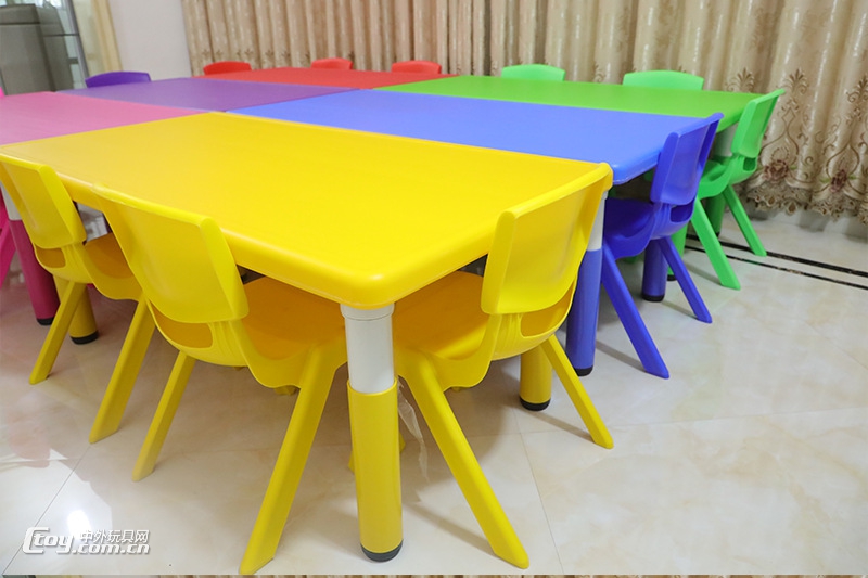 广西南宁厂家定做幼儿家具 幼儿园桌椅柜子批发