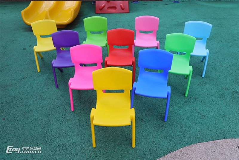 厂家批发定做幼儿家具 南宁幼儿园桌椅柜子课桌椅