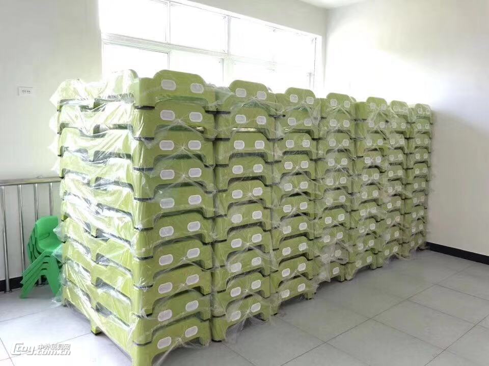 广西南宁市儿童塑料睡床 幼儿园专用儿童床厂家批发
