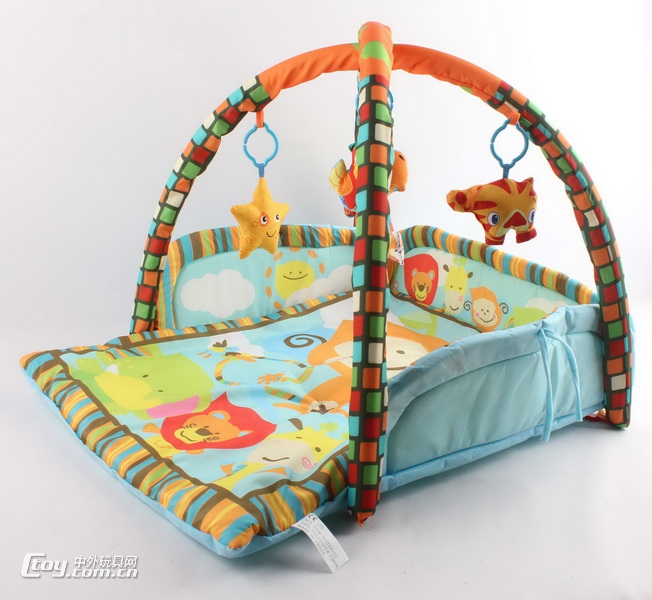 婴幼儿游戏垫配吊饰围栏设置地毯