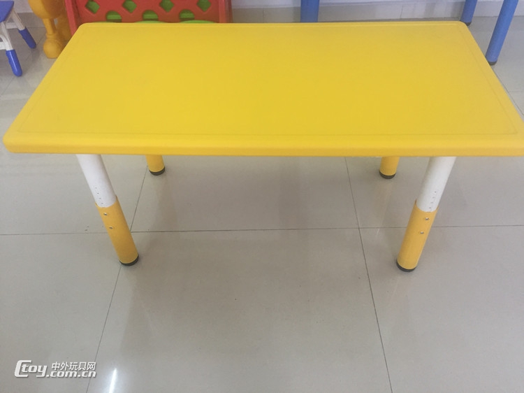 广西崇左幼儿家具柜子课桌椅供应 崇左工程塑料制作厂家