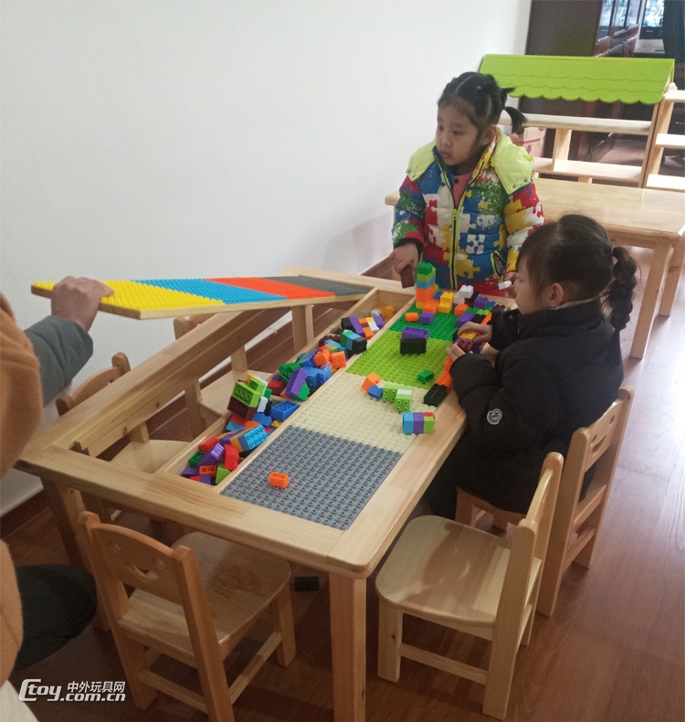 广西厂家批发定做幼儿家具 幼儿园桌椅柜子 柳州大风车