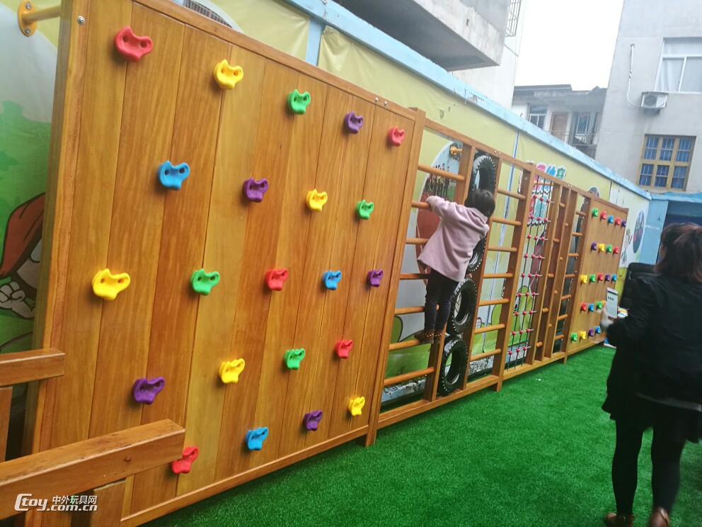 柳州供应景区公园大型攀爬组合玩具 幼儿园荡桥游乐设备
