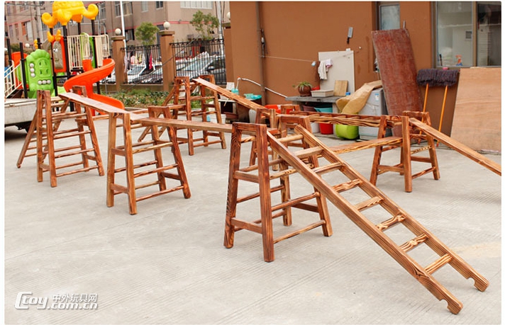 广西桂林定制户外乐园木质攀爬体能拓展游乐设备