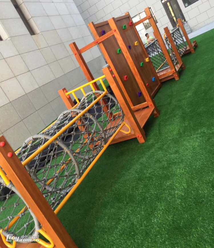 广西玩具厂 直销户外儿童拓展体能训练攀爬钻洞设备