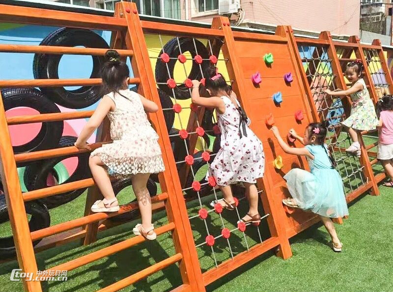 广西柳州幼儿园攀登攀岩墙大型拓展玩具批发 大风车玩具厂