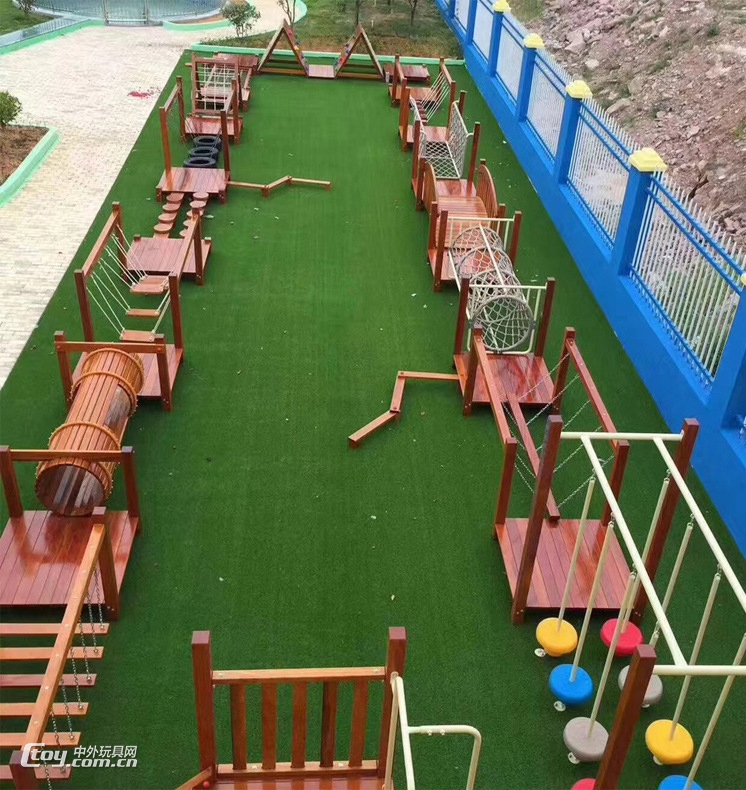 广西防城港供应户外大型游乐拓展设备攀爬组合儿童体能训练设施