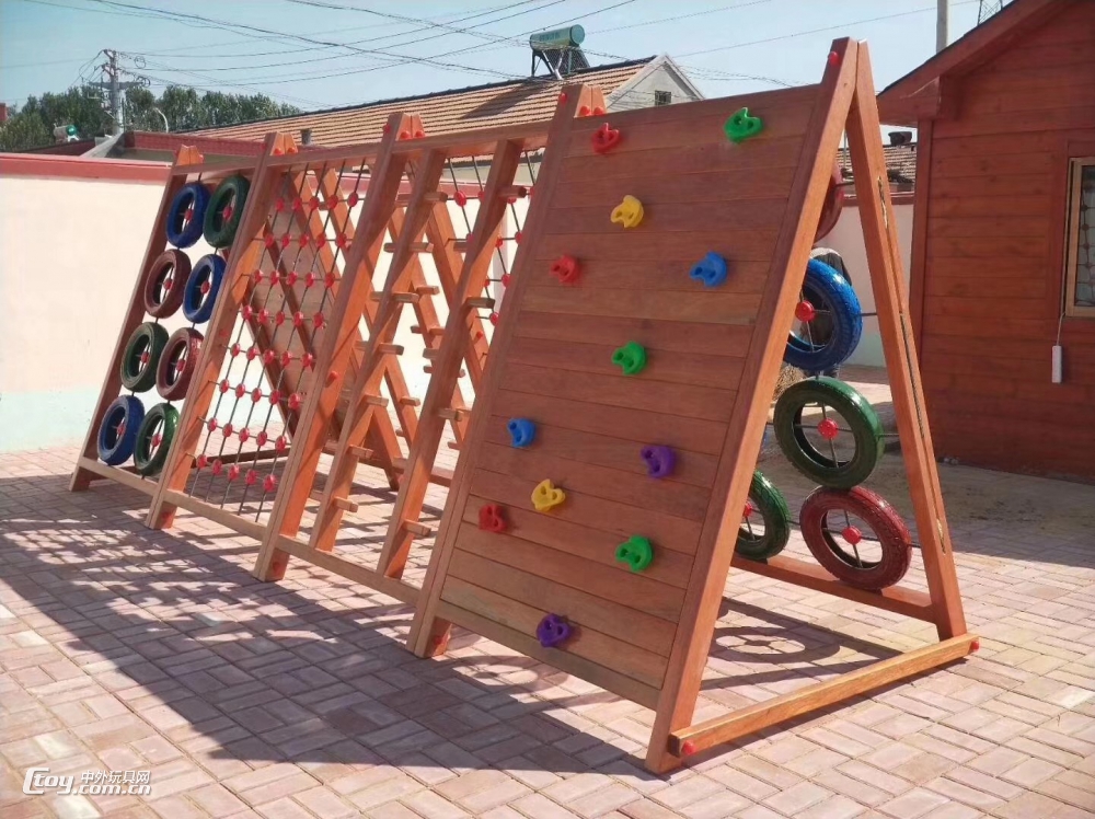 广西防城港定做儿童室外拓展体能健身器材网绳攀爬钻洞游乐设备