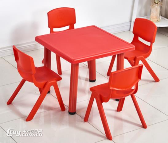 南宁家具厂供应幼儿园工程塑料课桌椅