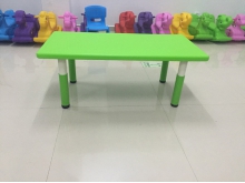 批发供应南宁幼儿园塑料桌椅 广西玩具厂