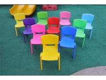 广西生产儿童塑料组合课桌椅 幼儿书包柜配套家具