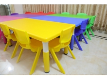 广西柳州定做学校桌子椅子幼儿家具配套设备
