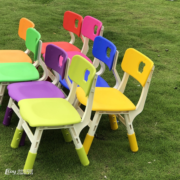 批发生产广西南宁幼儿家具 儿童学习塑料长方型课桌椅