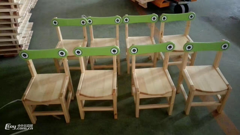 广西定制儿童实木桌椅幼儿书包柜 幼儿园配套家具