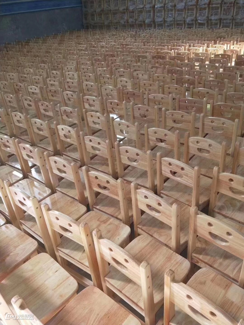 柳州可定制幼儿园实木六人课桌椅 木质鞋柜玩具柜幼教家具批发
