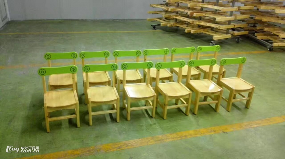 柳州生产儿童家具 学校靠背椅子 幼儿专用书包柜玩具柜配套设备