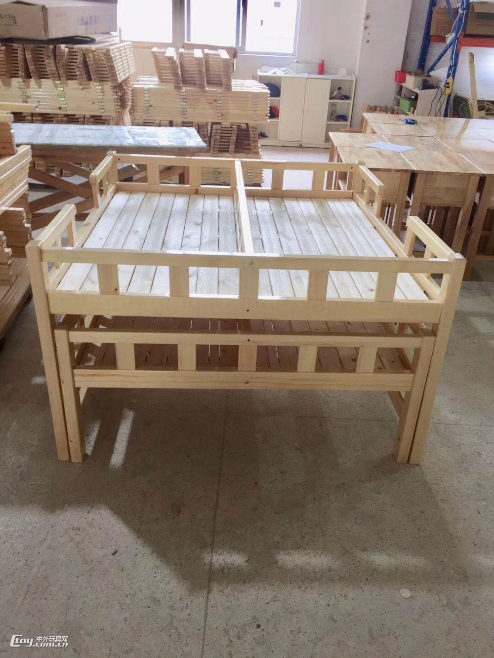 广西南宁幼儿园木质床实木家具儿童床厂家生产 (4)