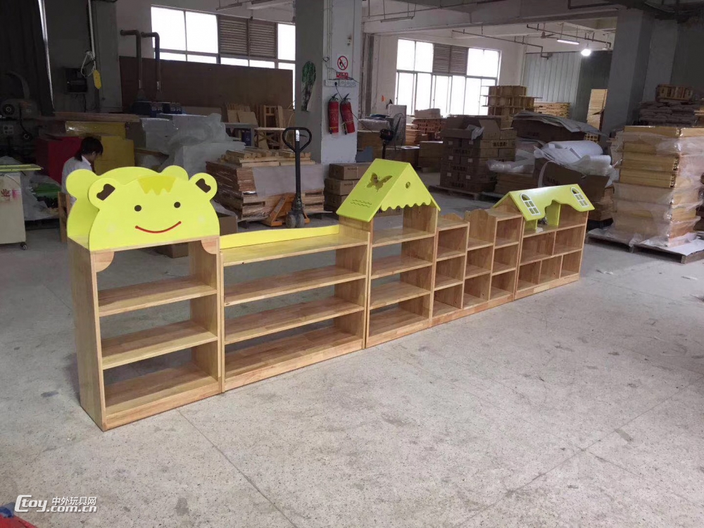 桂林供应儿童橡胶木玩具柜 幼儿园实木书包柜鞋柜配套家具